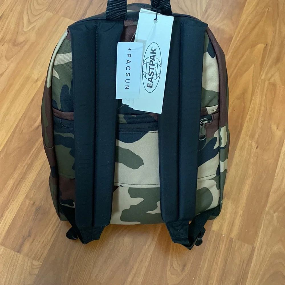 Eastpak Camo Padded Travell’r Backpack - Picture 5 of 11